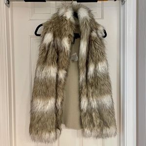 Brand new faux fur vest super cute